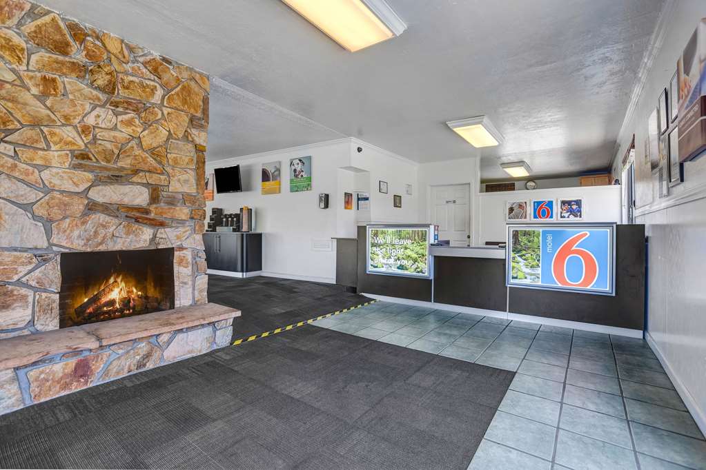 Motel 6 Fort Bragg CA - photo 21