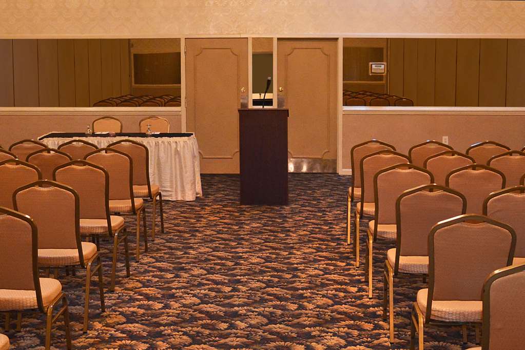 Clarion Hotel Philadelphia International Airport - photo 23