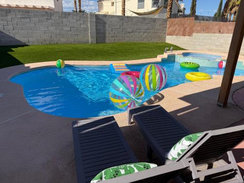 Newly Remodeled Pool Villa 3BD 3BA By Summerlin