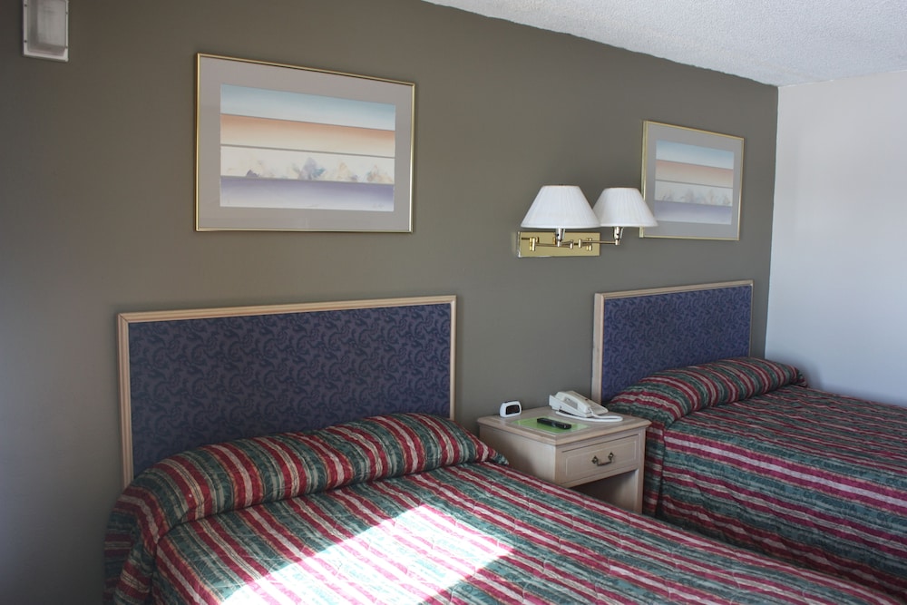Lake Erie Lodge - photo 4