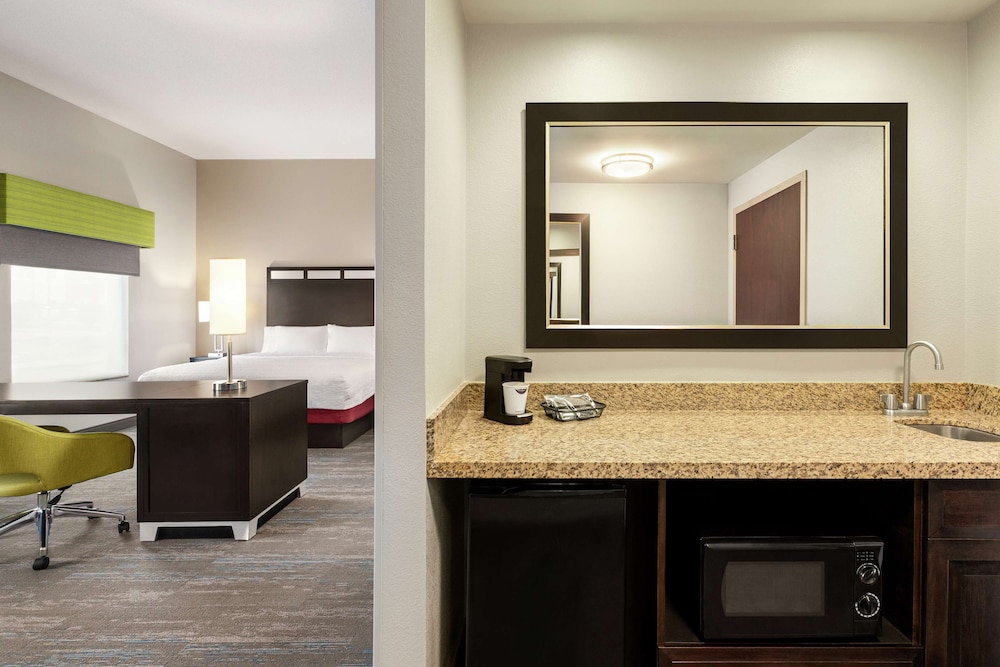 Hampton Inn & Suites York South - photo 13