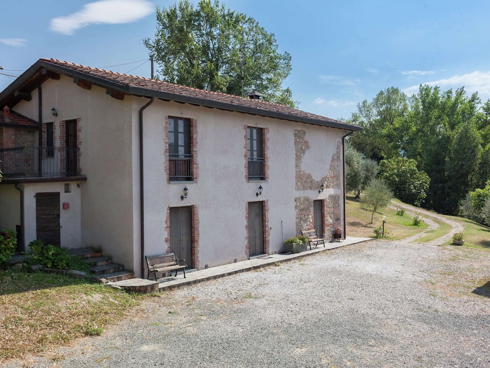 Farmhouse in Aulla With Private Pool — 4-Star Luxury Hotel in Aulla, Italy