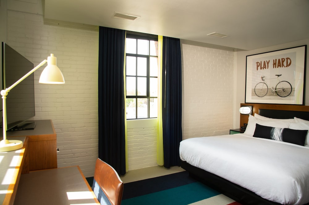 Hotel Indigo Madison Downtown by IHG - photo 12