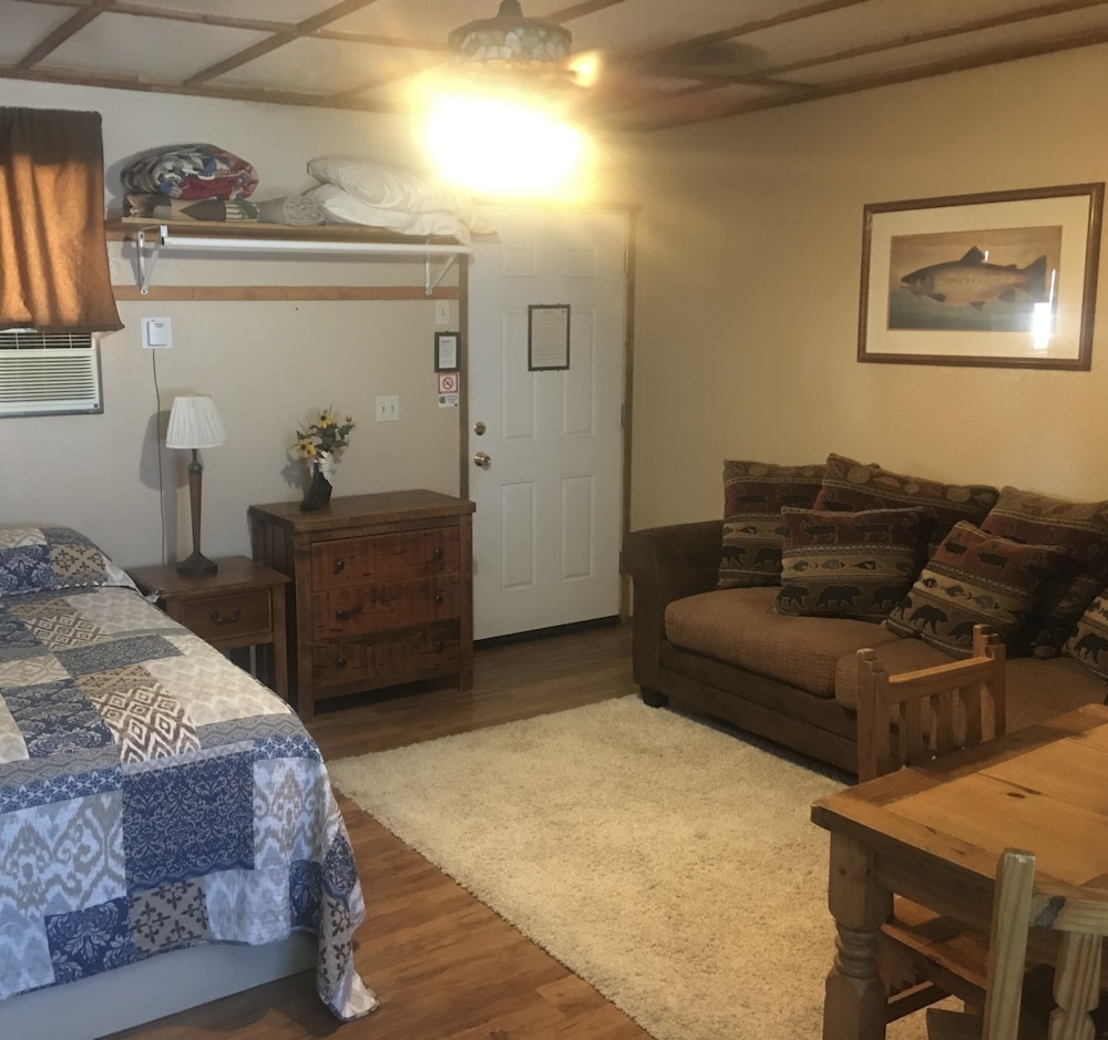 Rainbow's End Resort on Rainbow Lake - photo 21