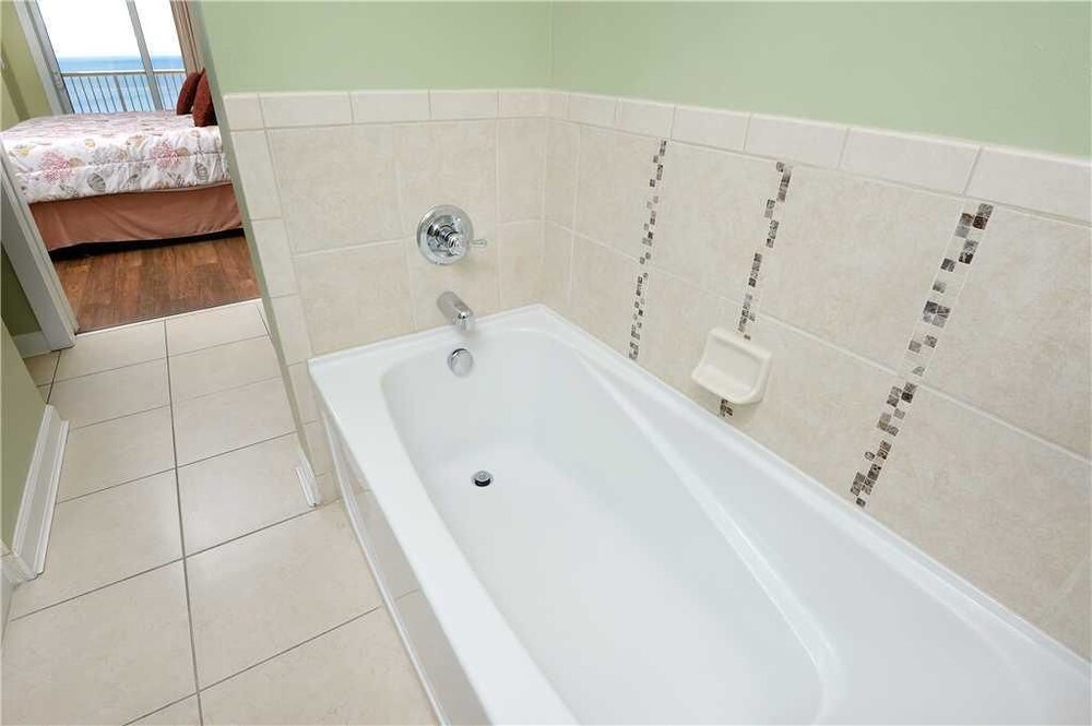 Grand Panama 106 Tower I Two Bedroom Condo - photo 4