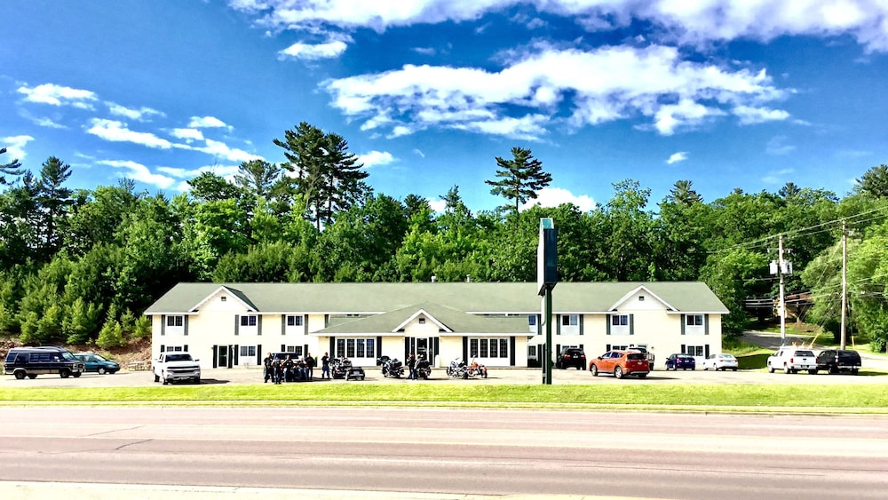 Mountain Host Motor Inn - photo 45