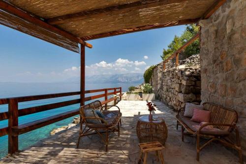 Holiday Home Didina — 4-Star Luxury Hotel in Sucuraj, Croatia