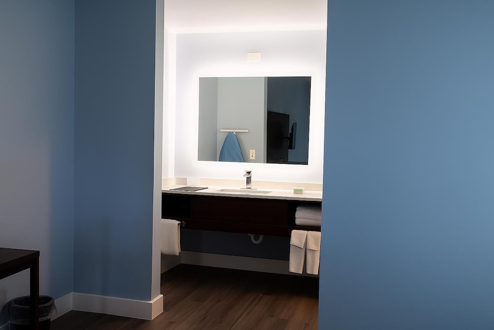 Florence Inn and Suites - photo 20