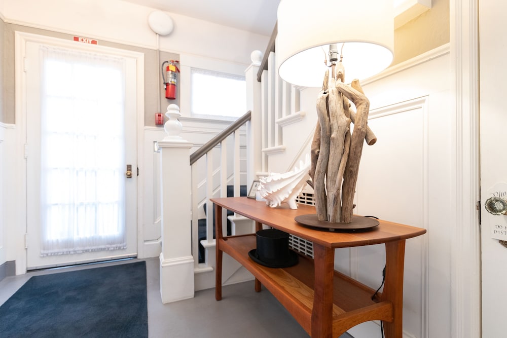 Nantucket Whale Inn - photo 6