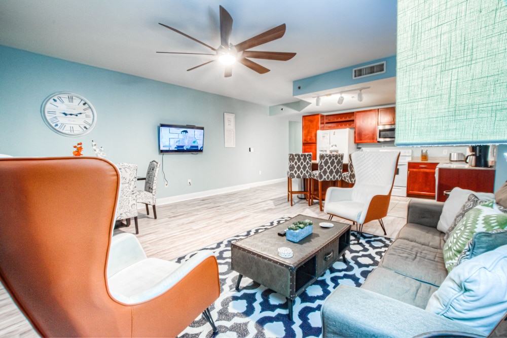Laketown Wharf Resort by Aneliya's Rentals - photo 459