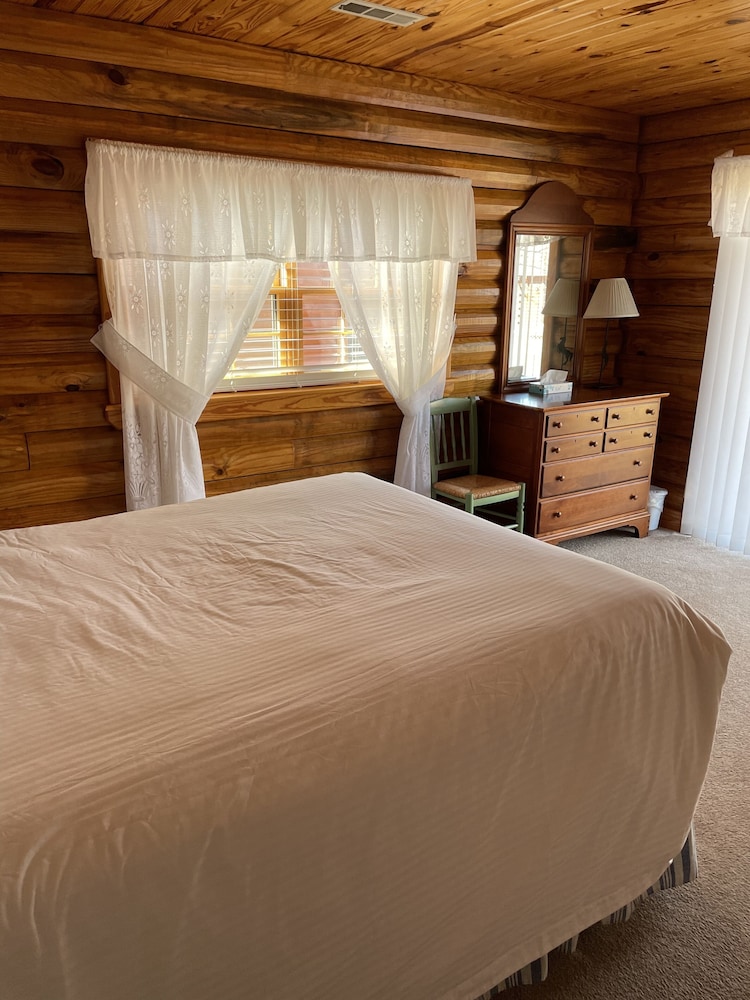 Crown Point Resort - photo 24