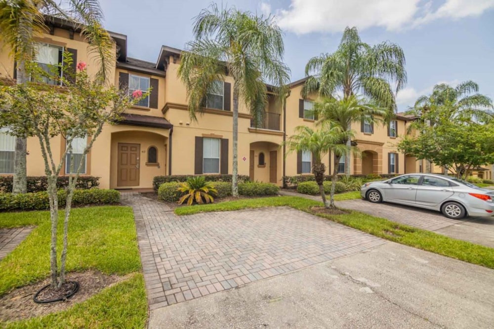 Lynval's Regal Palms Resort Townhome - photo 22