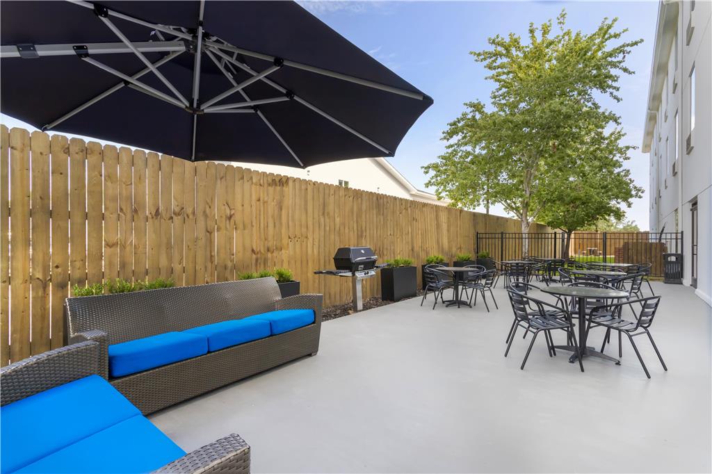 Best Western Plus Executive Hotel & Suites - photo 45