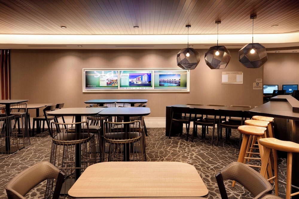 SpringHill Suites by Marriott Hampton Portsmouth - photo 2