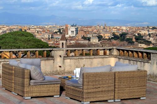 Domus Monami Apartment — 4-Star Luxury Hotel in Rome, Italy