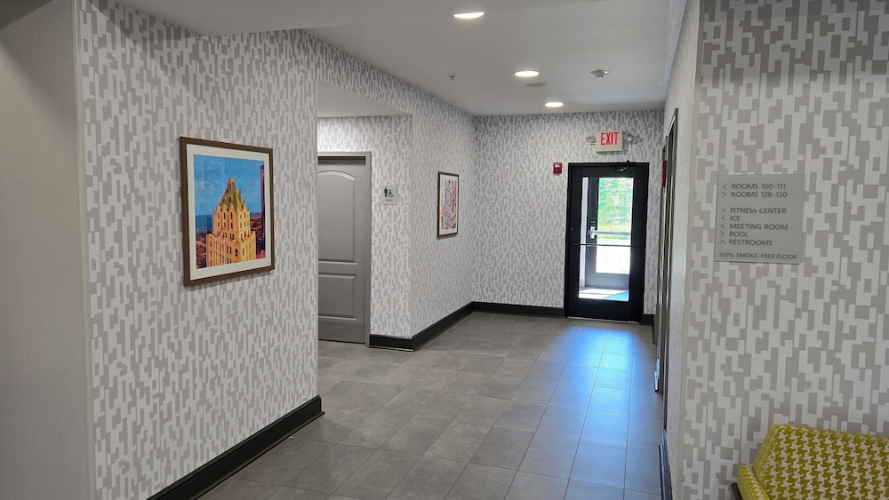 Hampton Inn & Suites Chicago Deer Park - photo 2