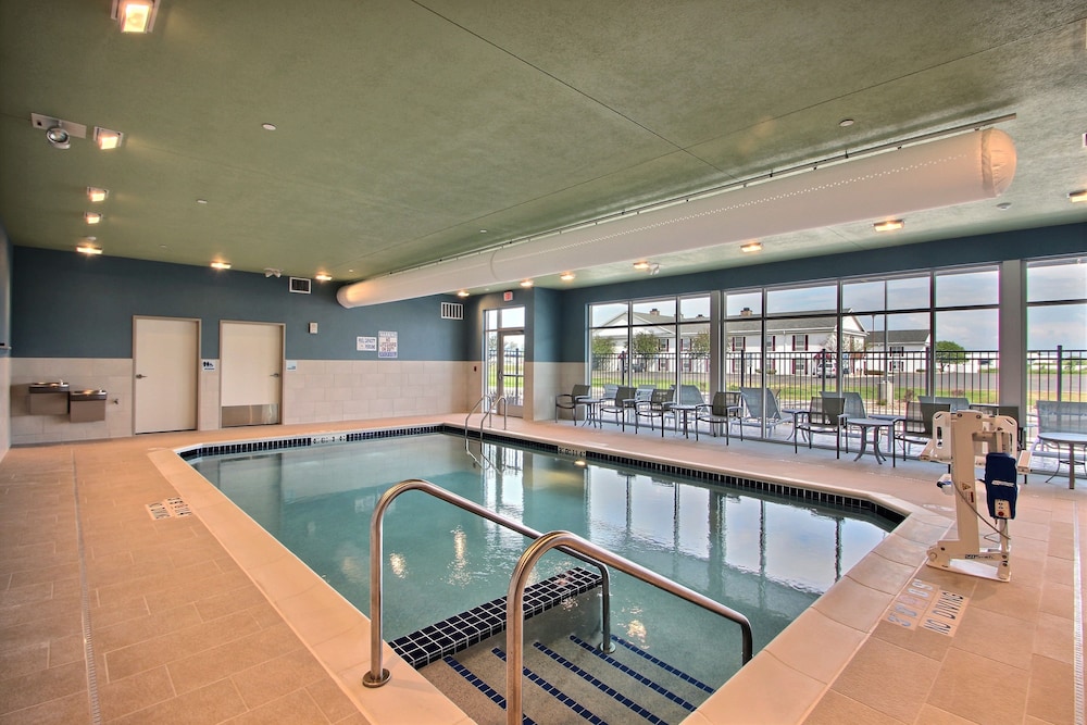 Holiday Inn Express & Suites Fond Du Lac by IHG - photo 26