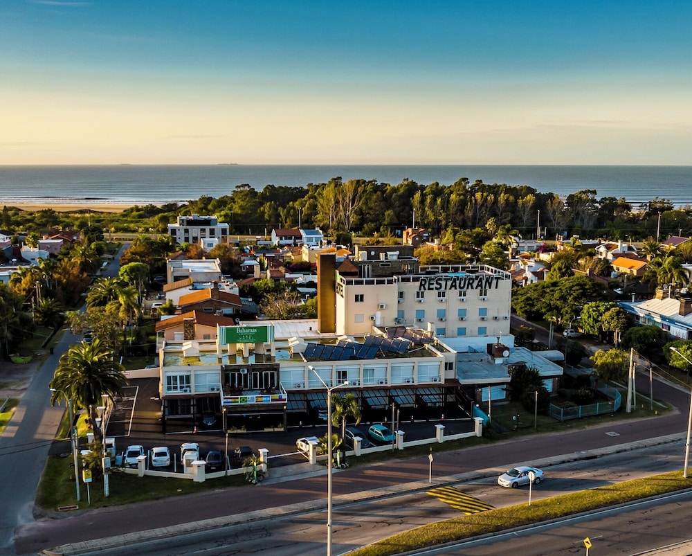Hotel Bahamas — hotel in Montevideo