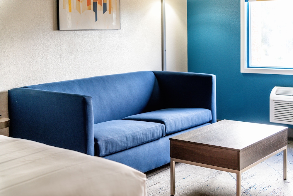 Holiday Inn Express & Suites Phoenix Mesa West by IHG - photo 9