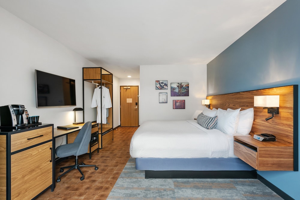 Hotel Indigo Everett Waterfront Place by IHG - photo 6