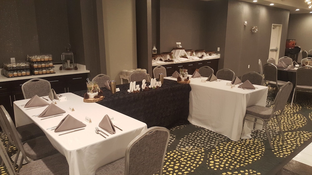Holiday Inn & Suites Decatur Forsyth by IHG - photo 52