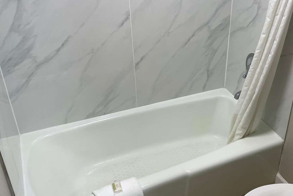 Days Inn by Wyndham Valdosta Near Valdosta Mall - photo 20