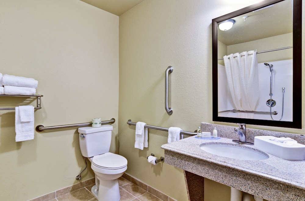 Cobblestone Inn & Suites Linton - photo 20