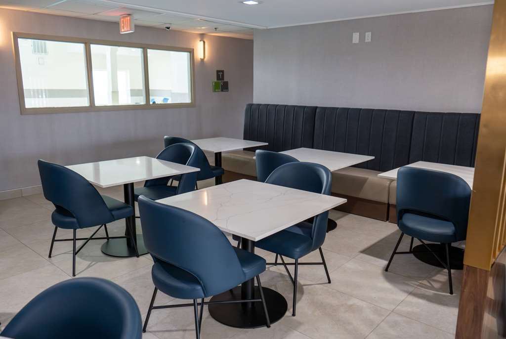La Quinta Inn & Suites by Wyndham Dallas Mesquite - photo 11