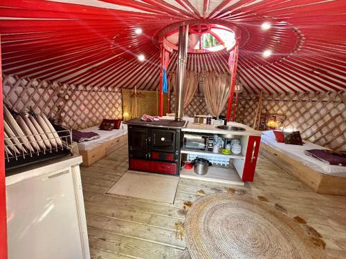 Ravissant yourte traditionnelle in Quimper, France