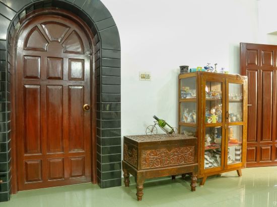 Hotel Interior/Public Areas