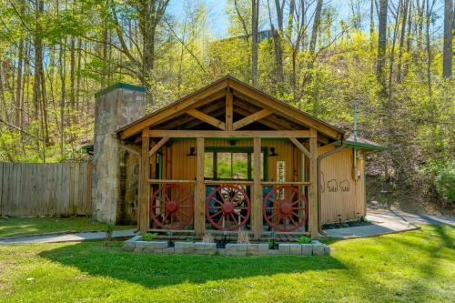 Pet friendly hottub sleeps 4 flat roads GBurg
