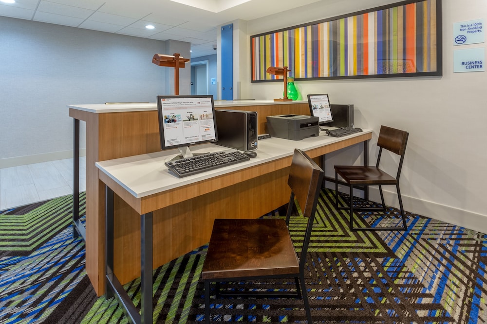 Holiday Inn Express & Suites Vandalia by IHG - photo 33