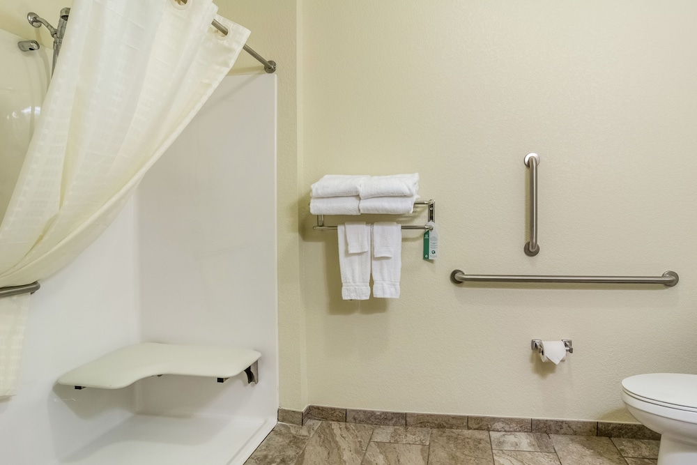 AmericInn by Wyndham Oshkosh - photo 18