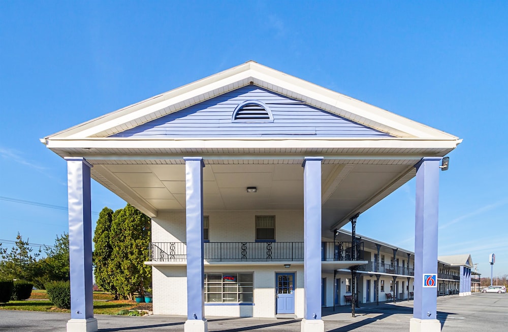 Motel 6 Mechanicsburg Harrisburg West - photo 2
