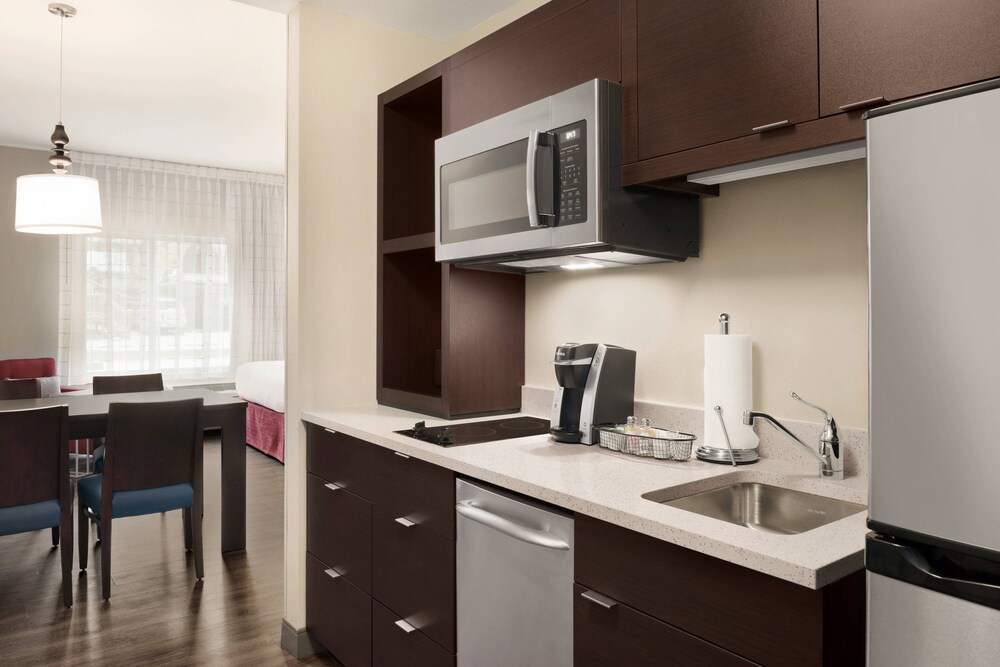 TownePlace Suites by Marriott Dubuque Downtown - photo 5