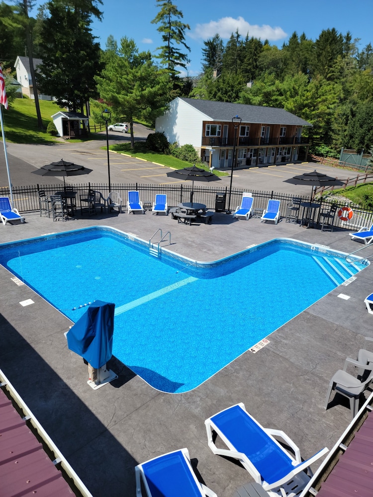 Lake 'N Pines Motel - photo 61