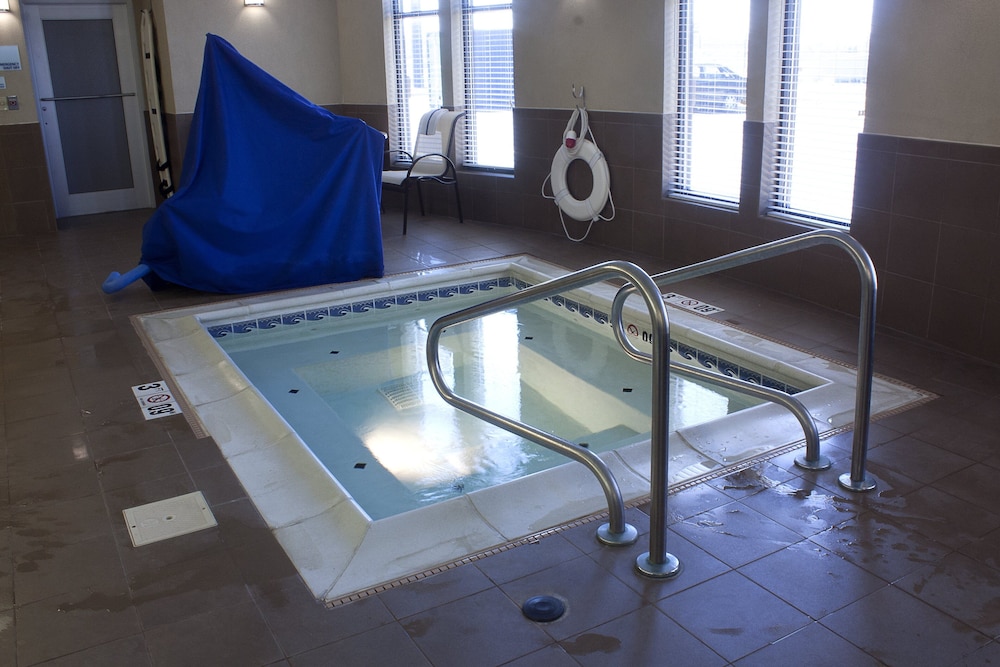 Holiday Inn Express & Suites Youngstown West Austintown by IHG - photo 15