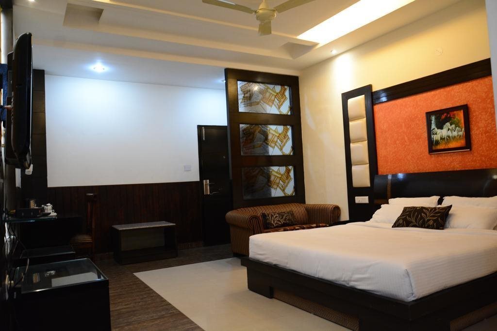 Hotel Ajuba Residency
