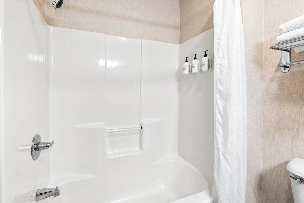 Boarders Inn & Suites Shawano - photo 40