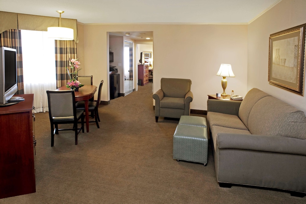 Embassy Suites by Hilton Baltimore at BWI Airport - photo 15