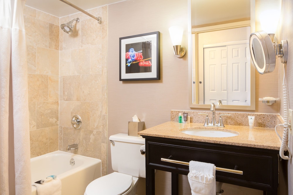 Crowne Plaza Memphis Downtown by IHG - photo 17