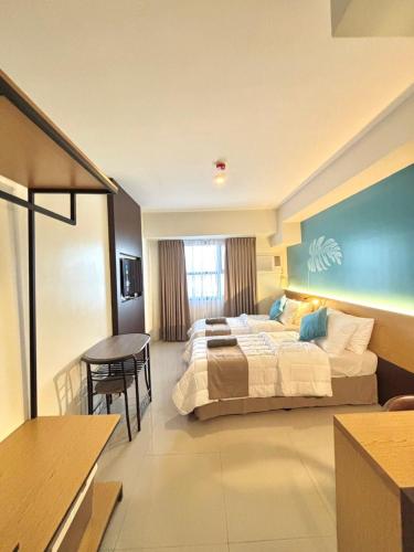 Chic Overlooking Studio at Horizons 101 - last minute hotel in Cebu City