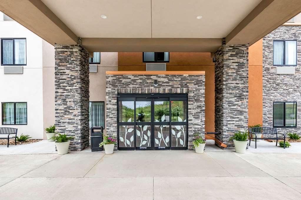 Sleep Inn & Suites West Des Moines near Jordan Creek - photo 3