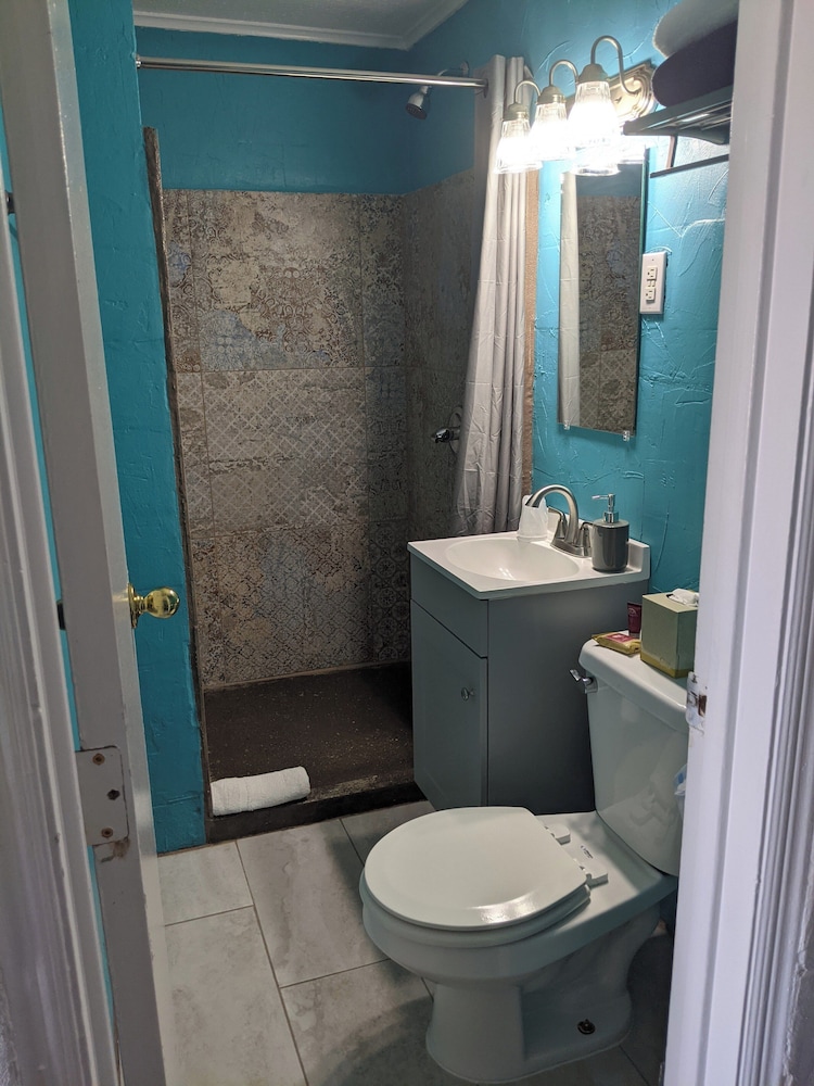 Riverboat Inn and Suites - photo 25