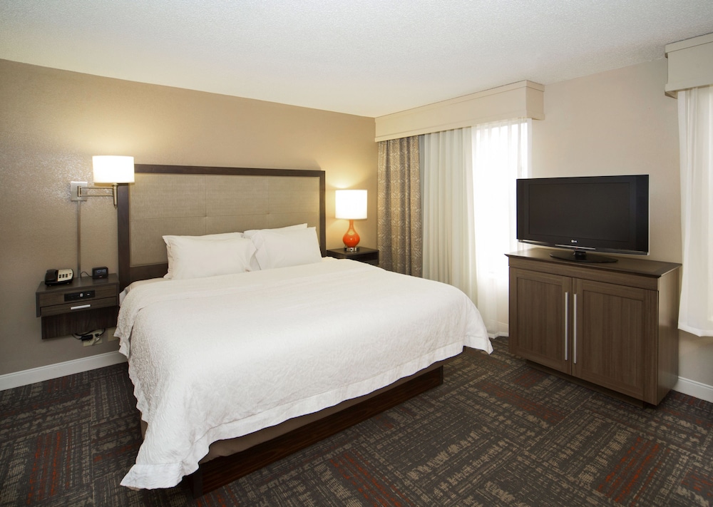 Hampton Inn & Suites Valdosta Conference Center - photo 6