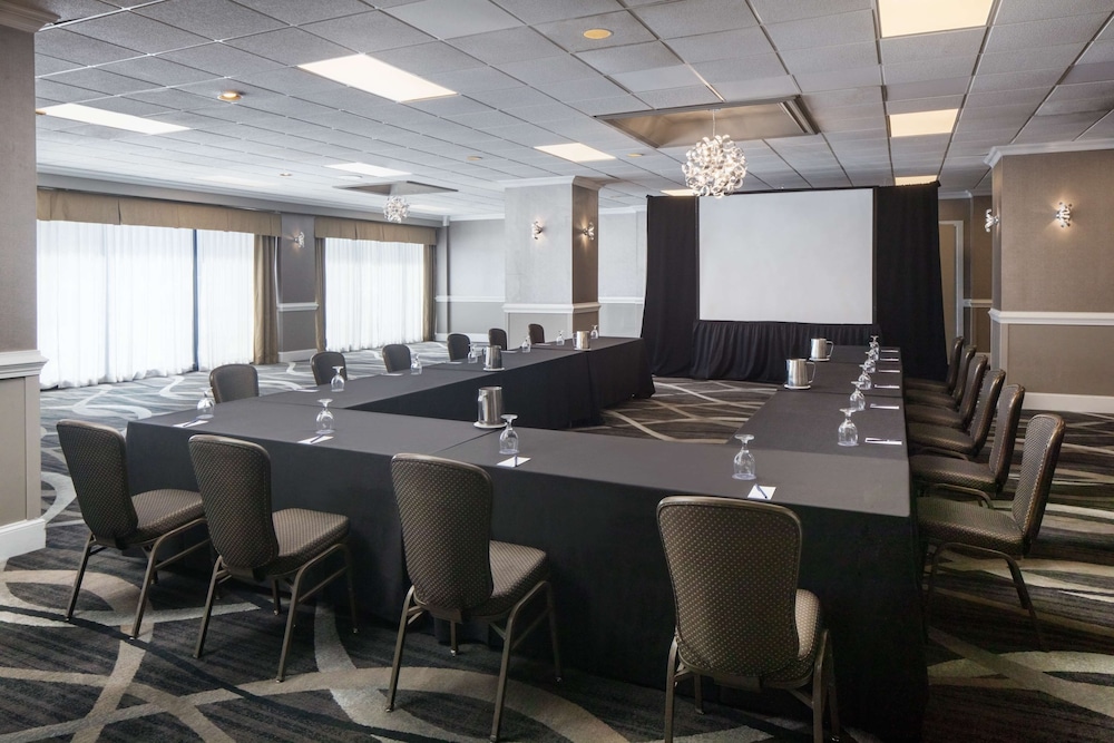 DoubleTree by Hilton Cherry Hill Philadelphia - photo 36