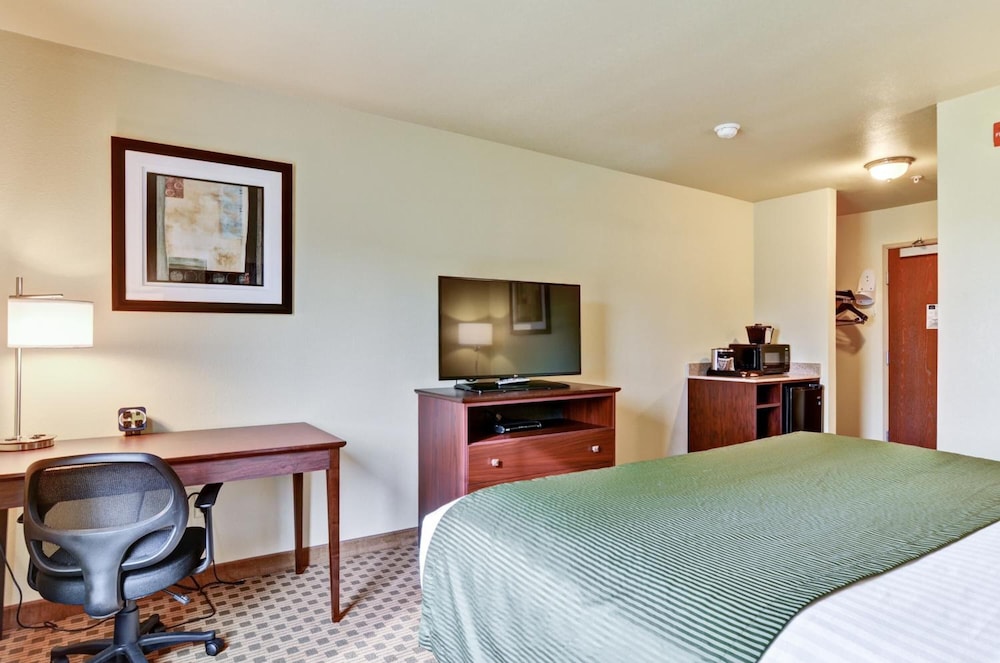Castle Rock Inn & Suites - photo 20