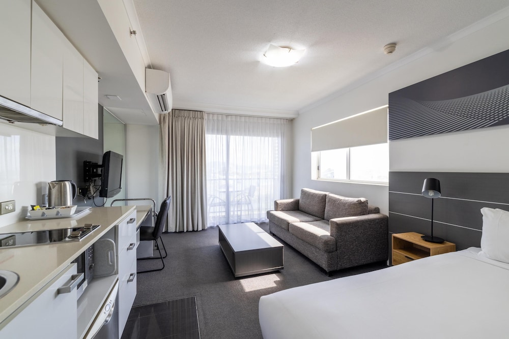 Oaks Townsville Hotel — 4-Star Luxury Hotel in South Townsville, Australia