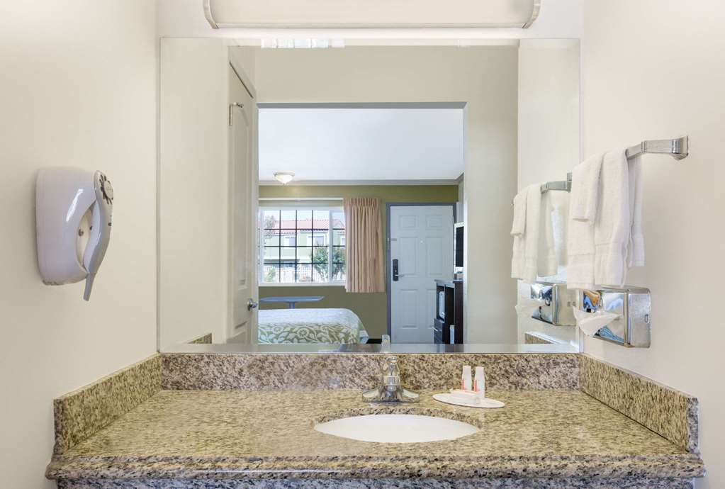 Days Inn King City - photo 10