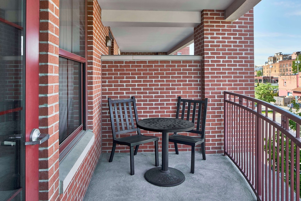 Hampton Inn & Suites Saratoga Springs Downtown - photo 51